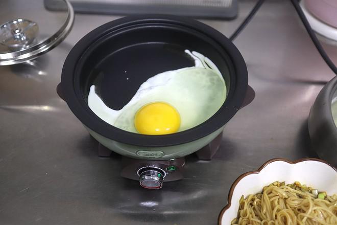 煎蛋菠菜湯面的做法-家常味煮菜譜