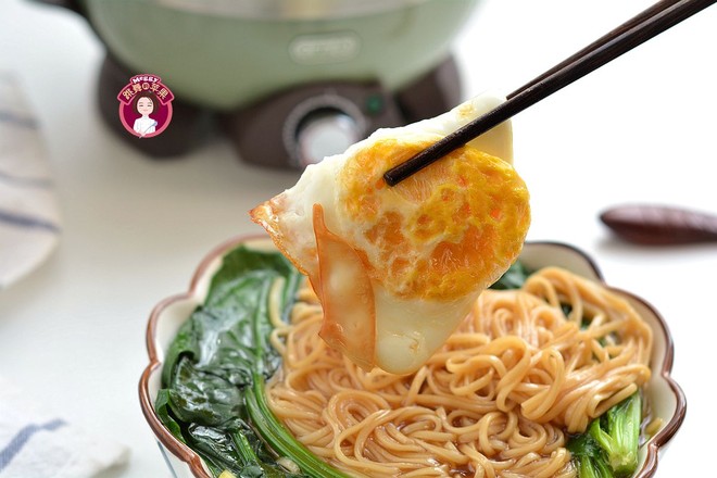 煎蛋菠菜湯面的做法-家常味煮菜譜