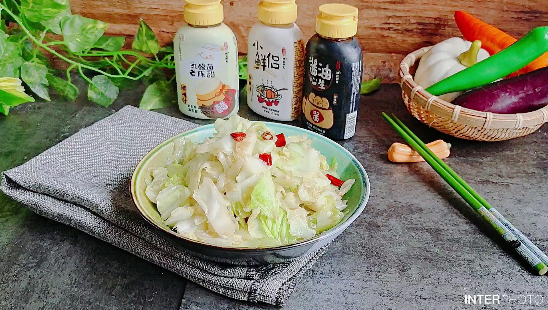 經典家常菜…酸辣包菜的做法-酸辣味炒菜譜