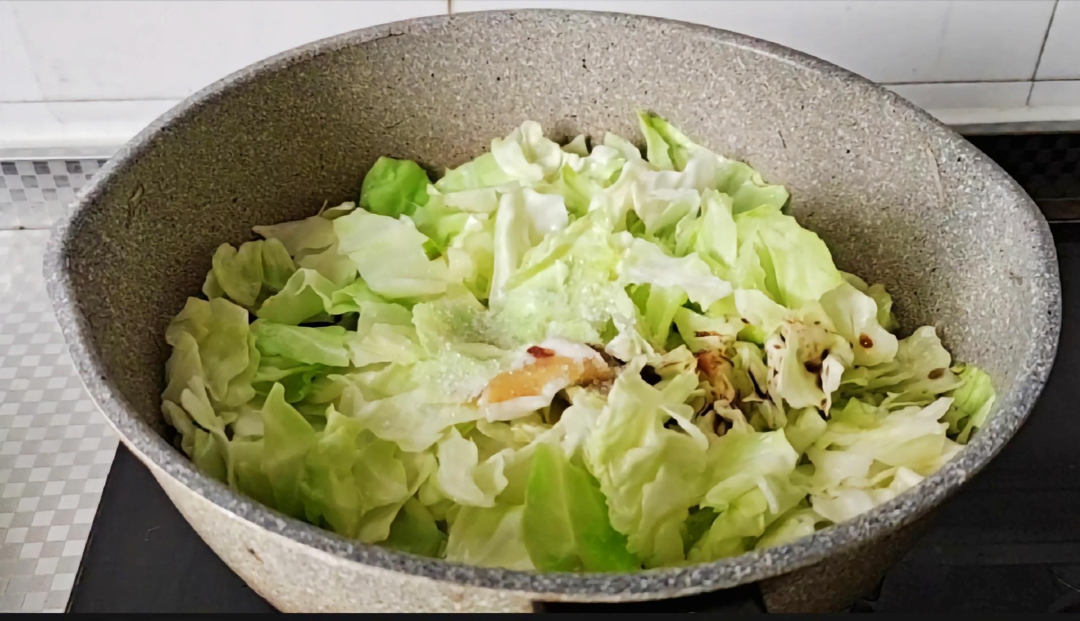 經典家常菜…酸辣包菜的做法-酸辣味炒菜譜