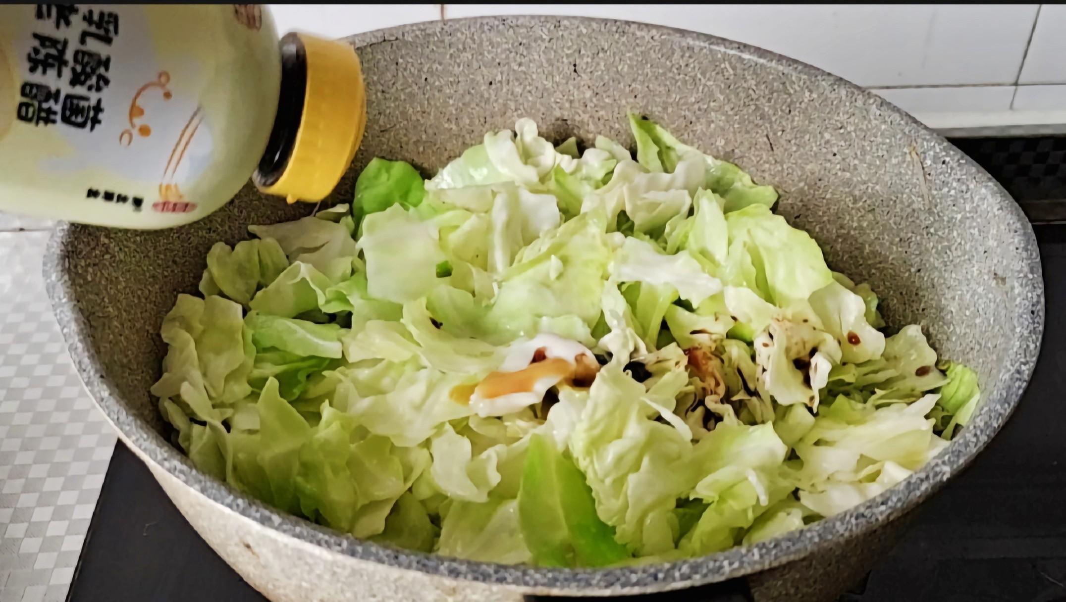 經典家常菜…酸辣包菜的做法-酸辣味炒菜譜