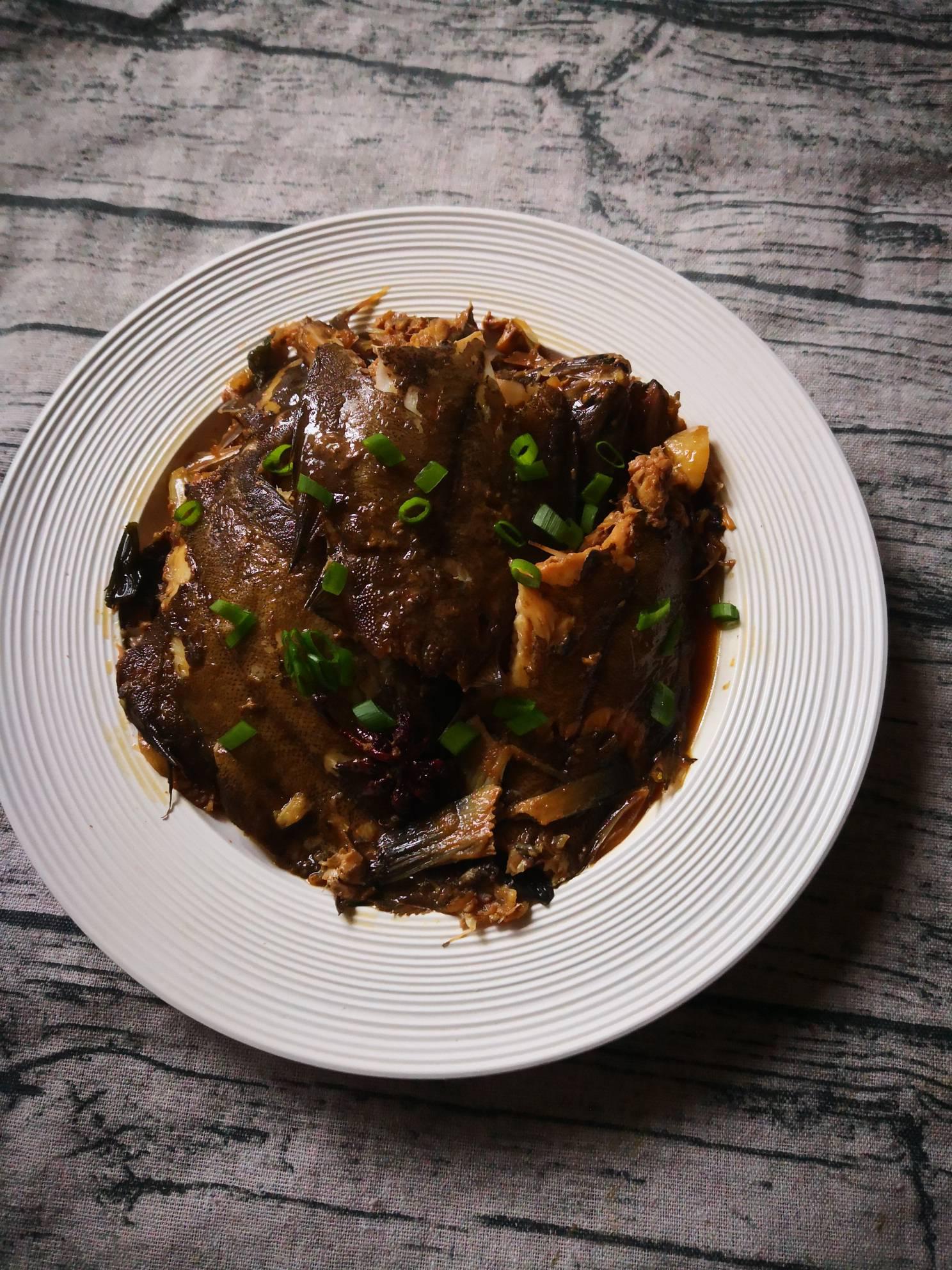 紅燒比目魚的做法-家常味燒菜譜