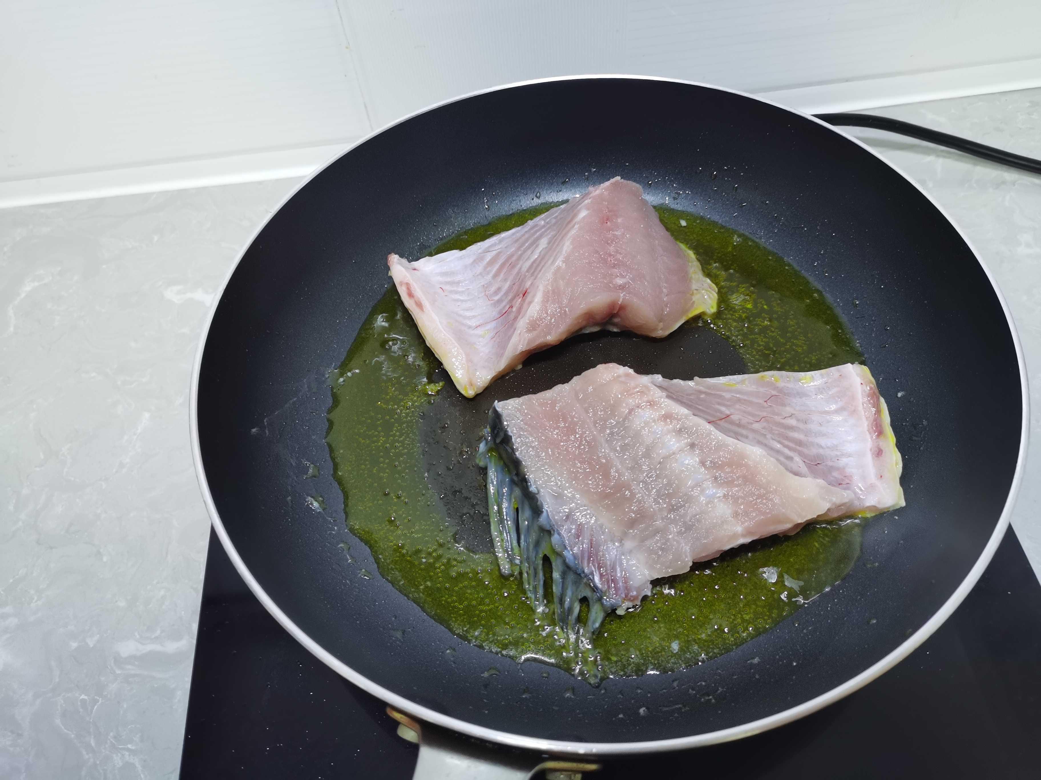 紅燒魚家常菜的做法-咸鮮味煎菜譜