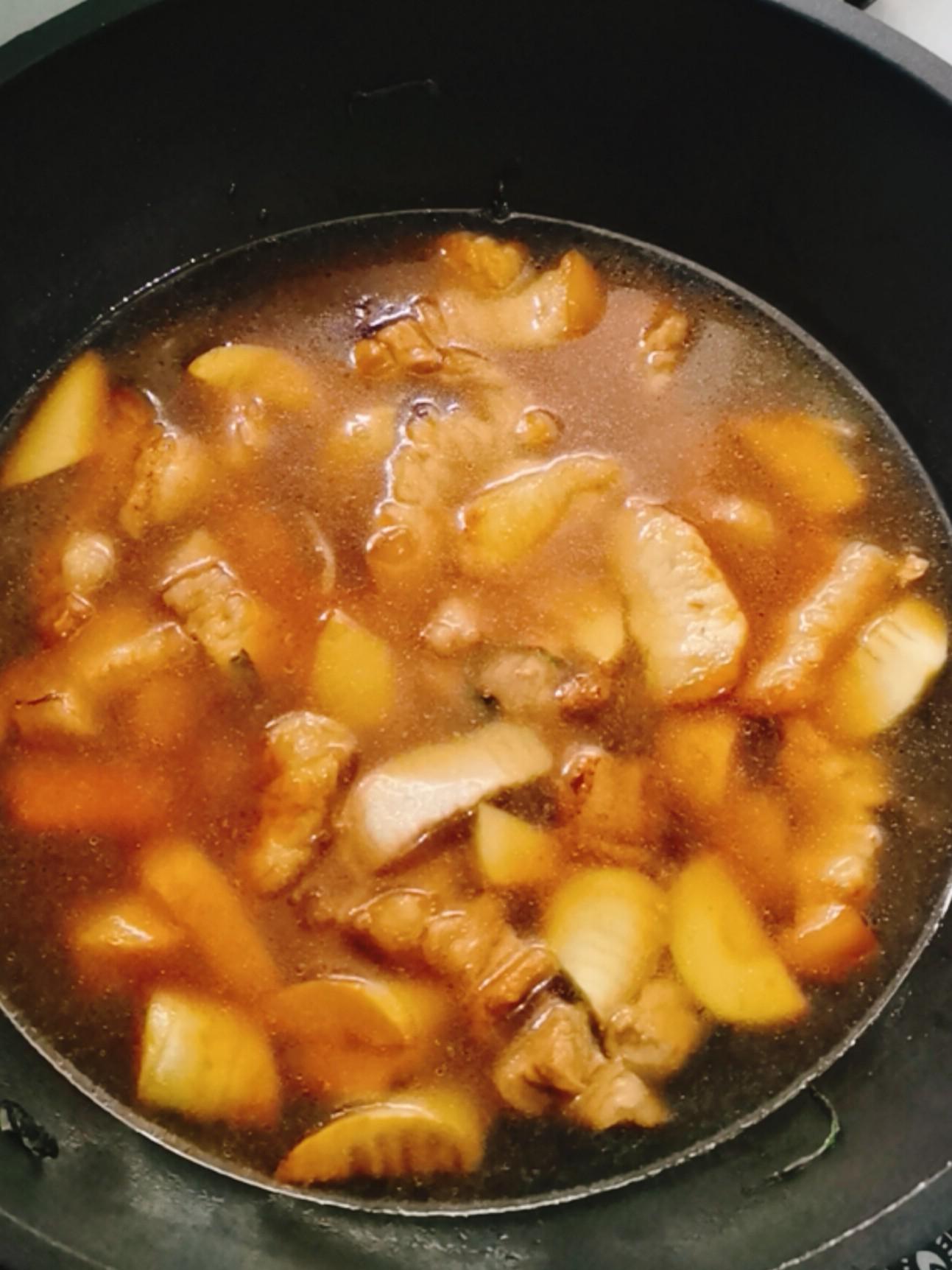 春筍燉肉的做法-咸鮮味燉菜譜