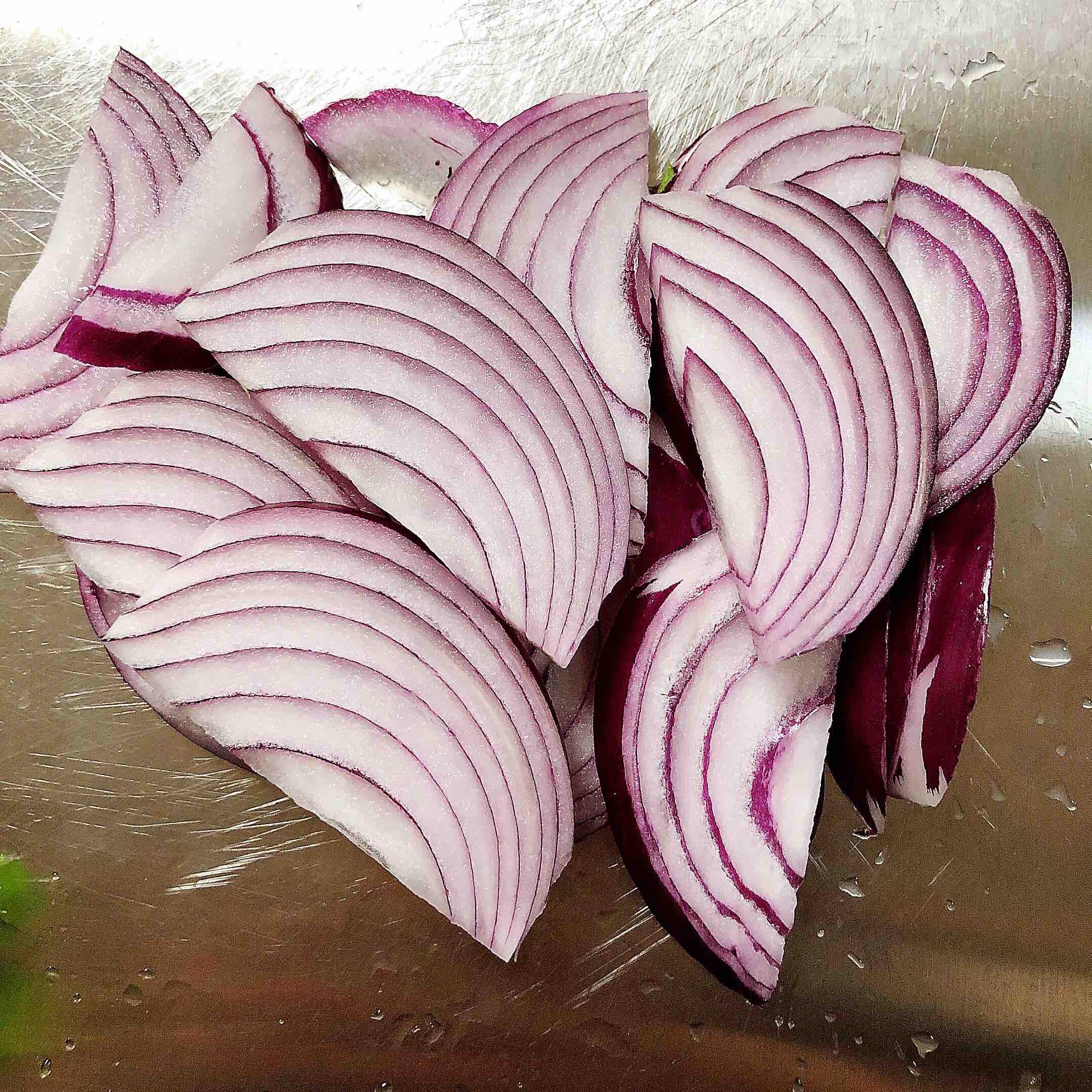 香辣西芹魷魚圈的做法-香辣味炒菜譜