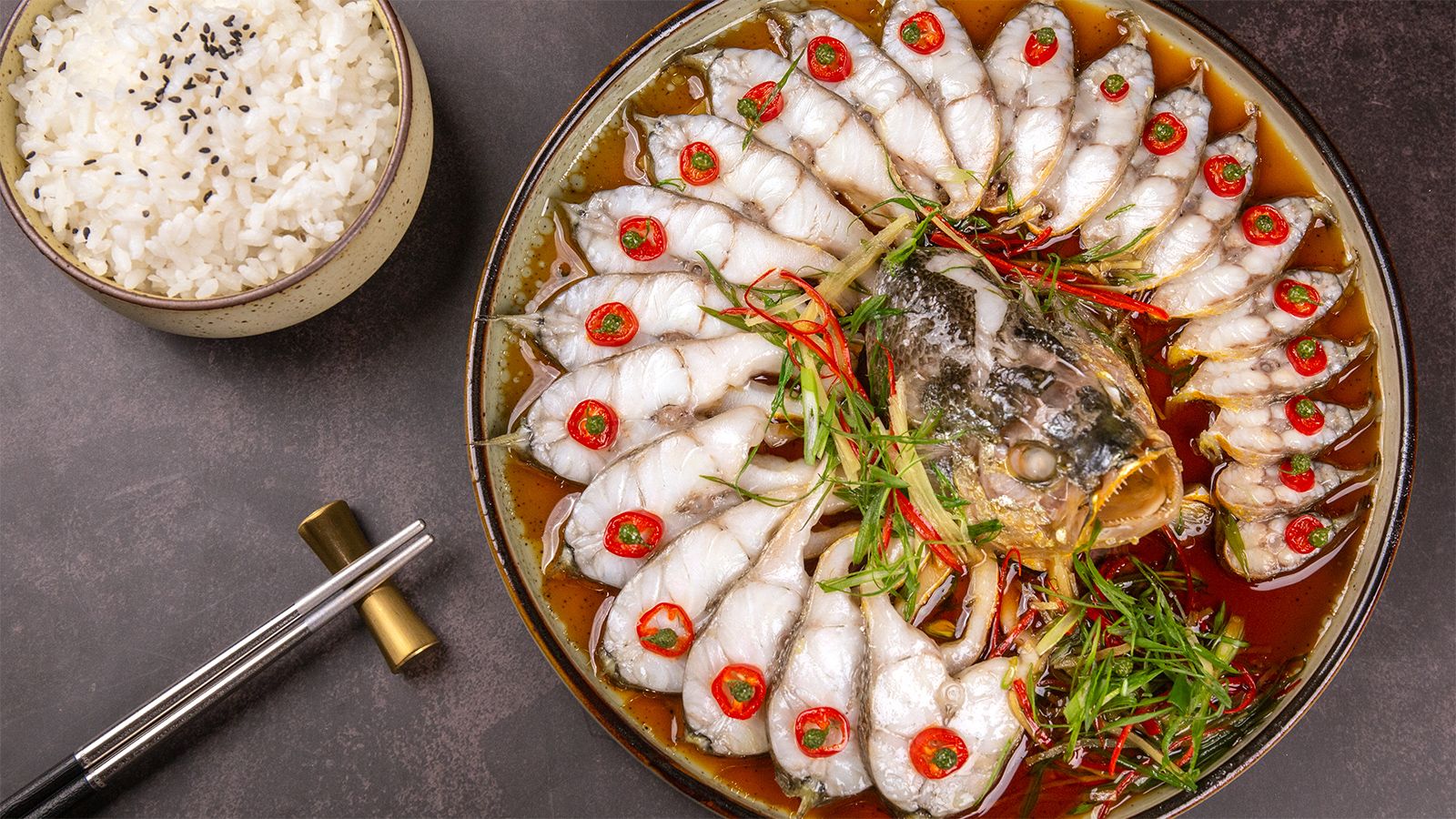 椒香開屏黃花魚的做法-咸鮮味蒸菜譜