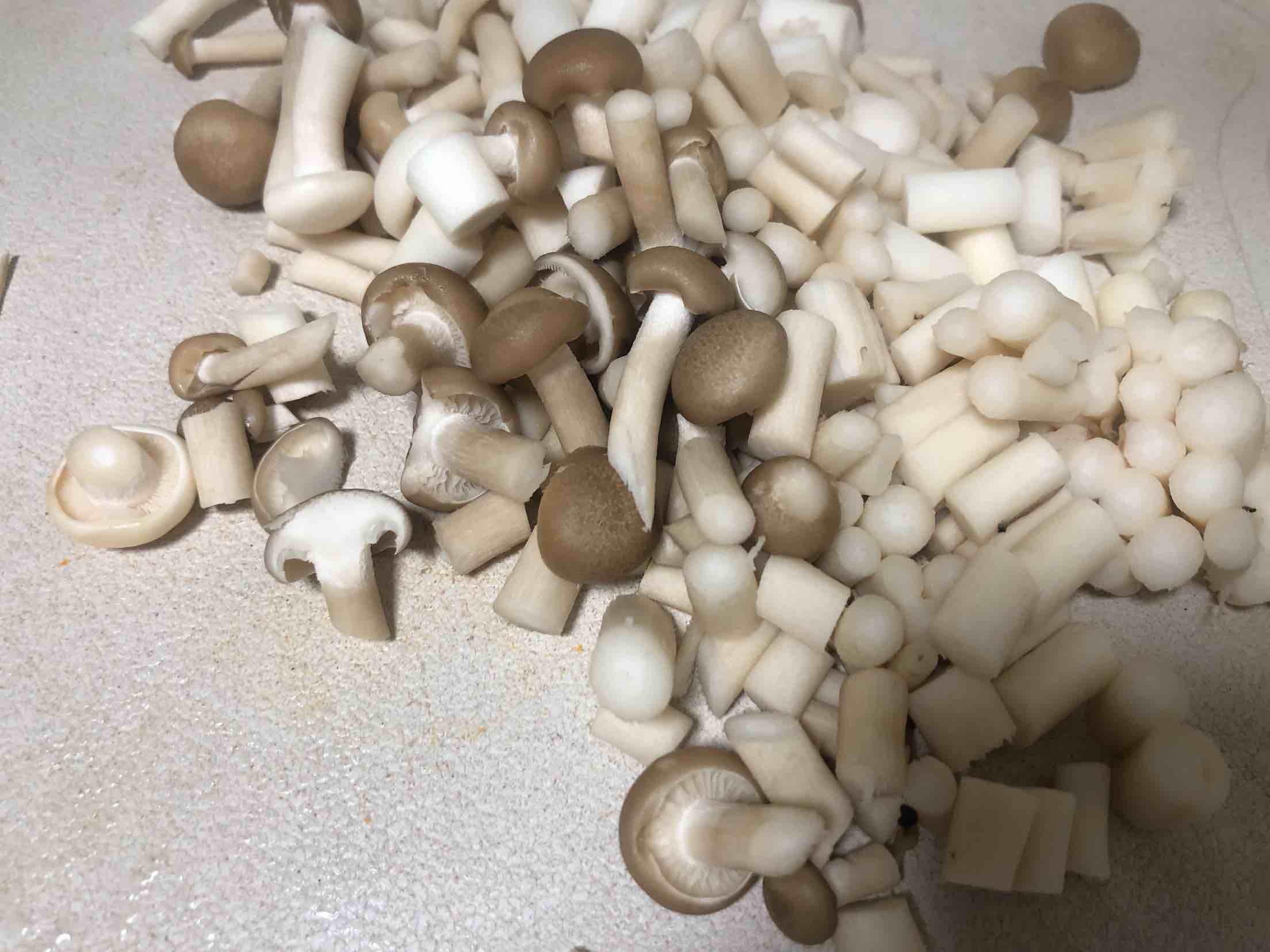 小菇炒雞蛋的做法-家常味炒菜譜