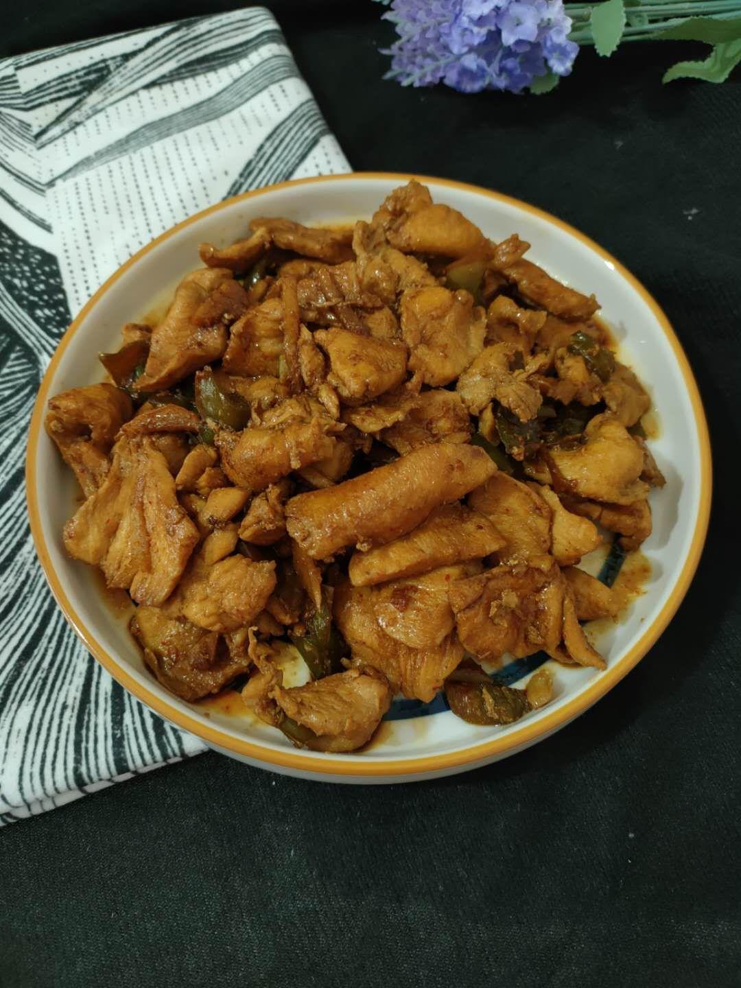 紅燒雞胸肉片的做法-家常味燒菜譜