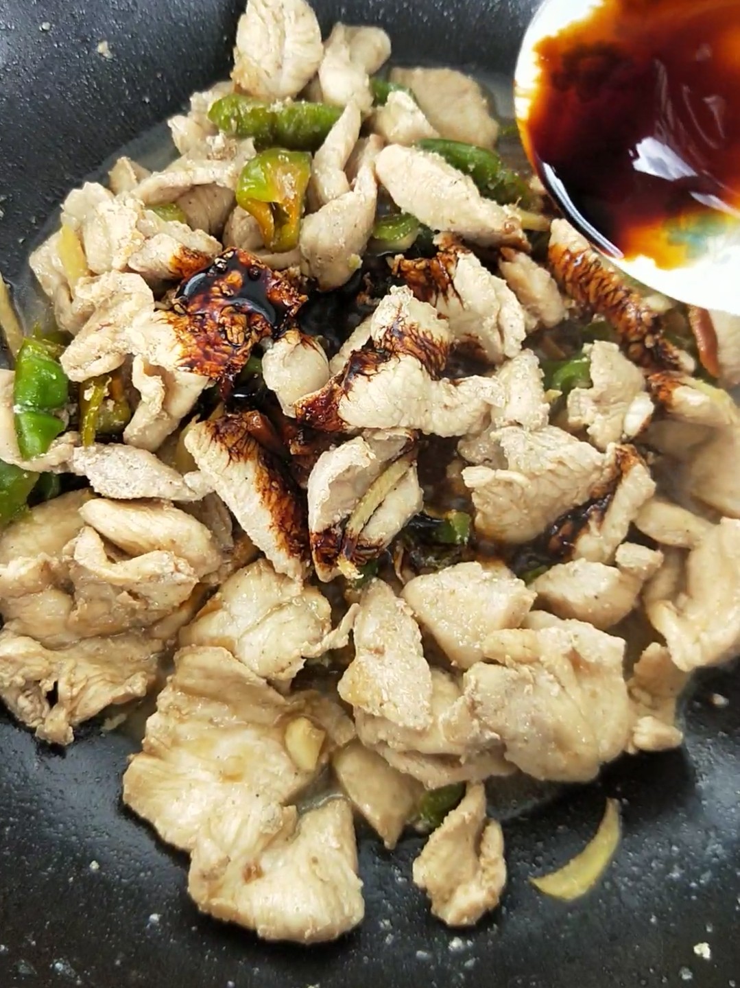 紅燒雞胸肉片的做法-家常味燒菜譜