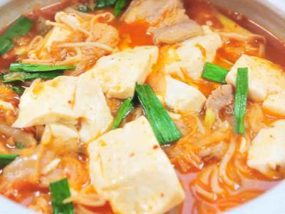 油豆腐牛筋丸蘿卜煲的作法-家常味煲食譜