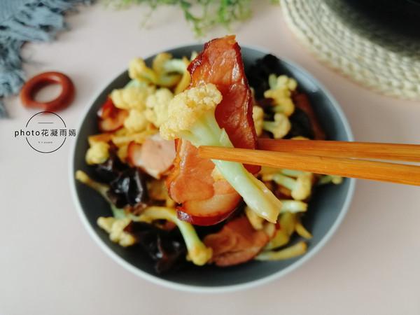 菜花木耳炒臘肉的做法-家常味炒菜譜