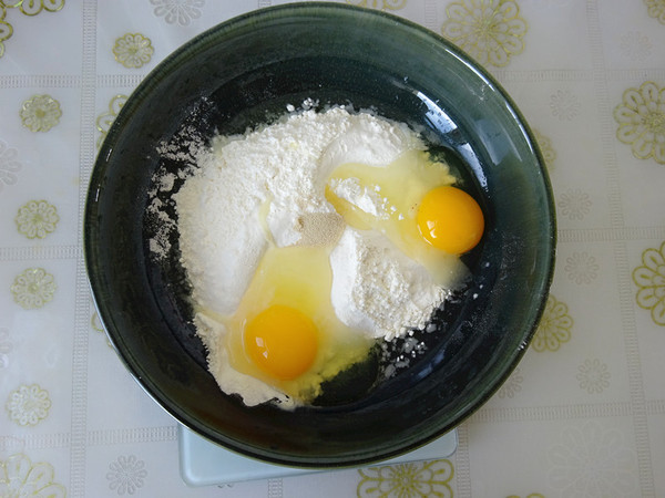 韭菜雞蛋餅的做法-咸鮮味烙菜譜