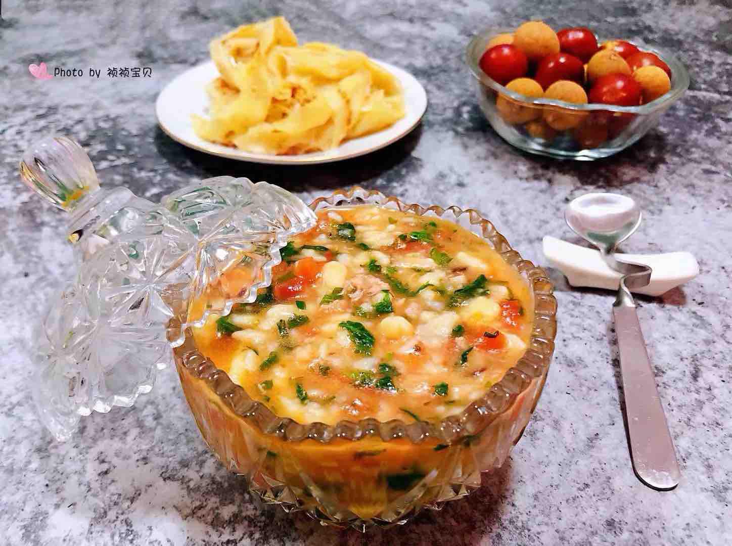 西紅柿香菇芹菜葉豬肉疙瘩湯的做法-家常味煮菜譜