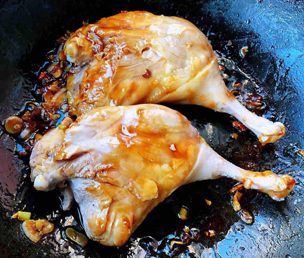 紅燒鴨腿的做法-咸鮮味燒菜譜