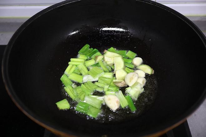 老板魚燉豆腐的做法-蒜香味燉菜譜