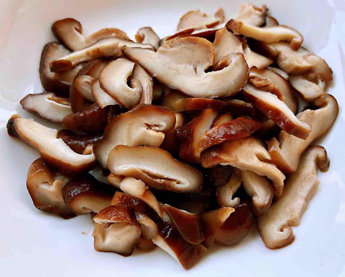 茼蒿炒雞蛋香菇胡蘿卜的做法-家常味炒菜譜