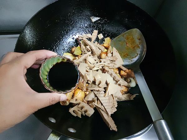 筍干燜雞塊的做法-咸鮮味燒菜譜