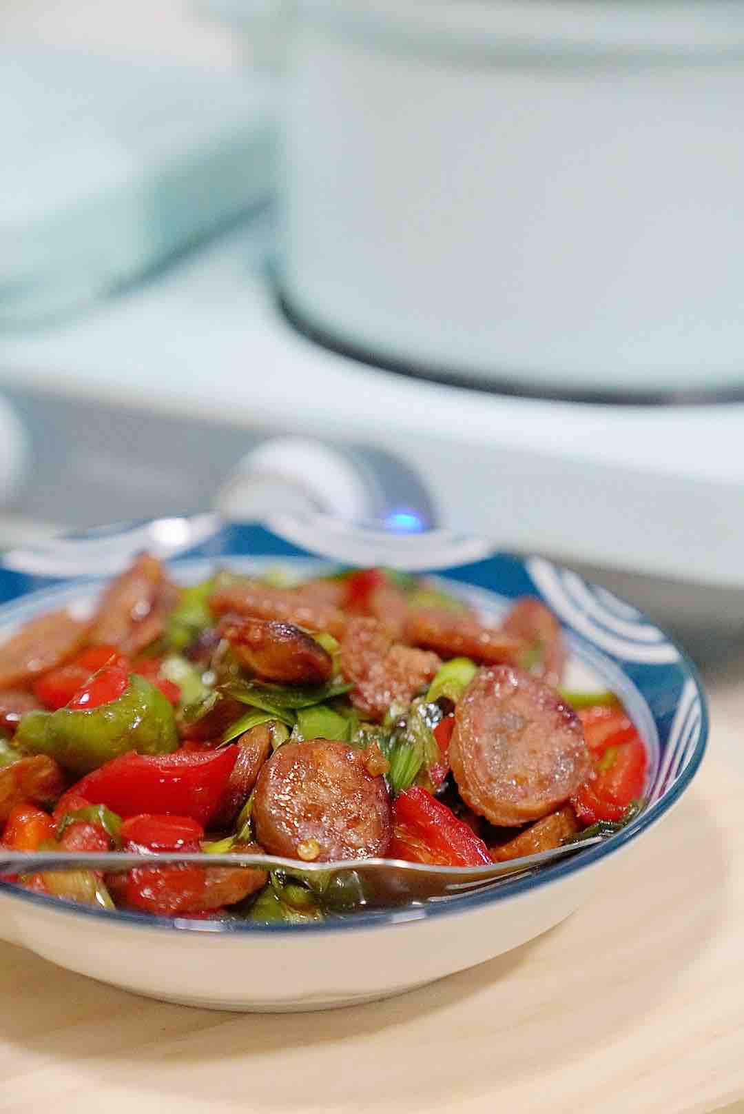 菜椒炒臘腸的做法-家常味炒菜譜