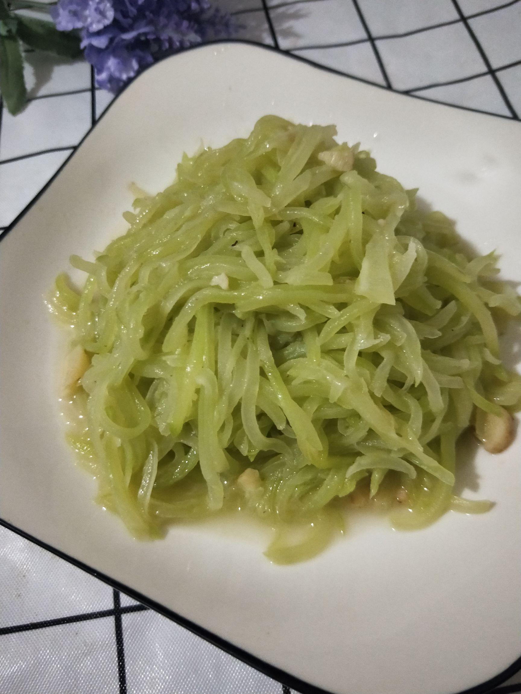 蒜香萵筍絲的做法-家常味炒菜譜