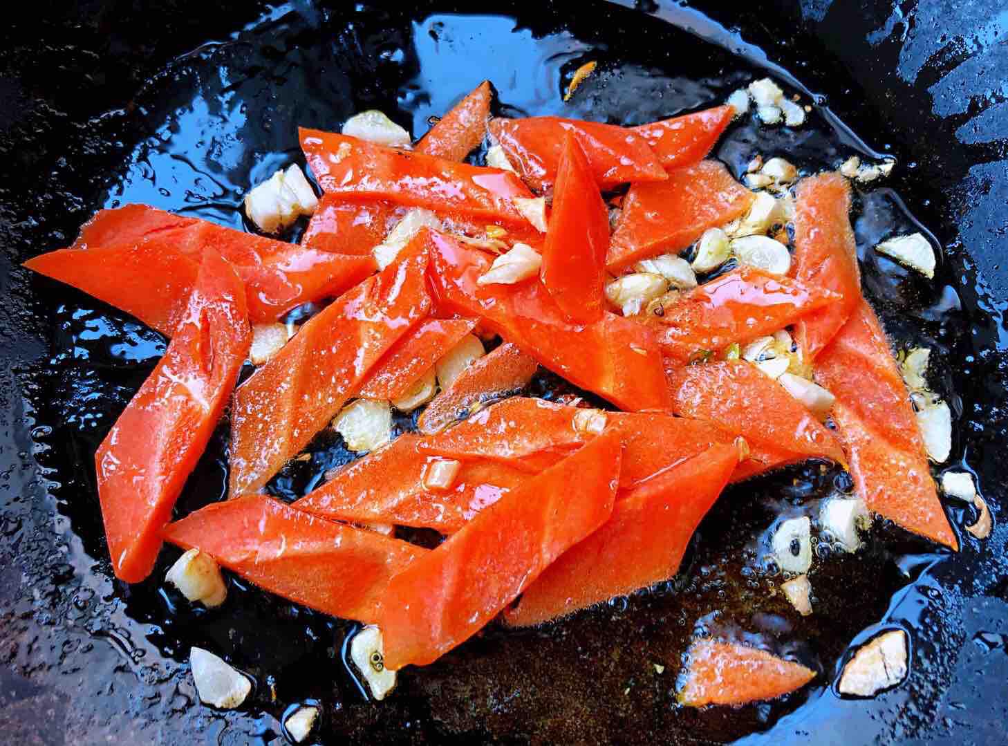 茼蒿炒雞蛋香菇胡蘿卜的做法-家常味炒菜譜