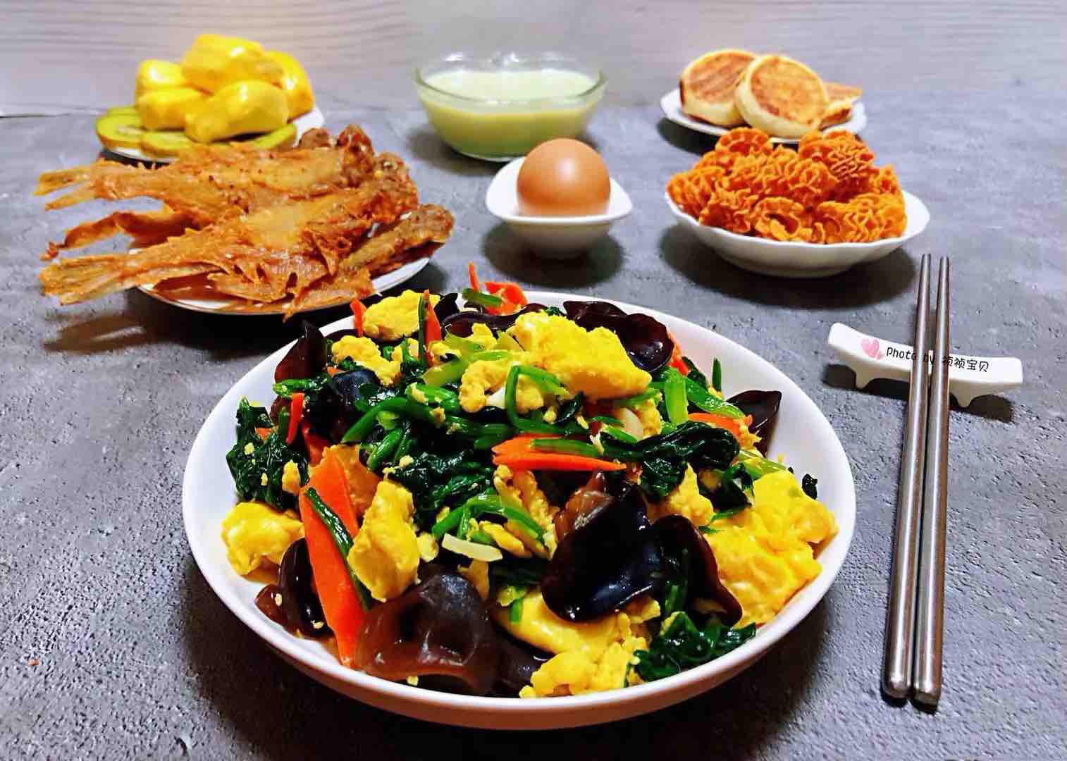 菠菜木耳炒雞蛋的做法-家常味炒菜譜