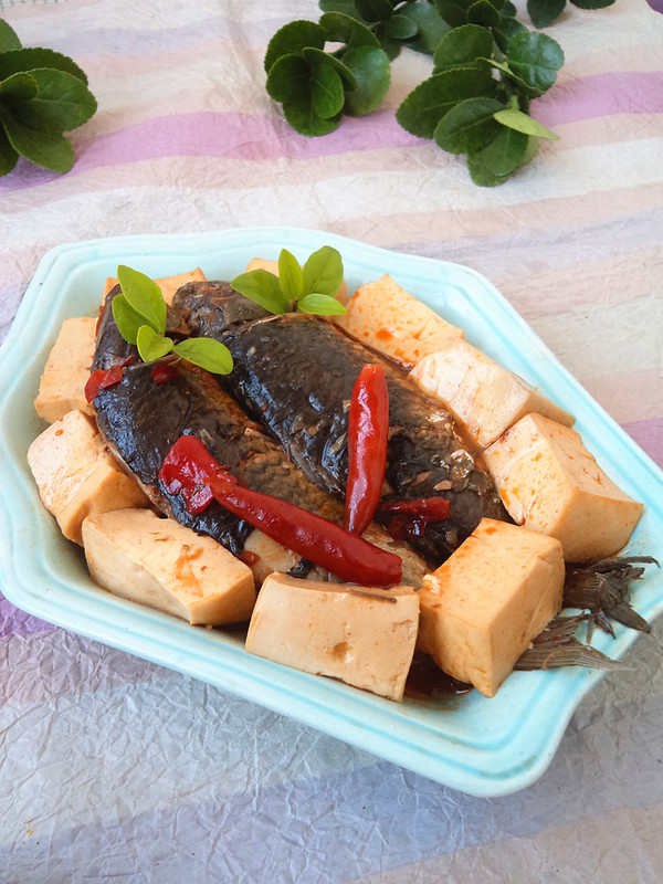 豆腐燒鯽魚的做法-咸鮮味燒菜譜