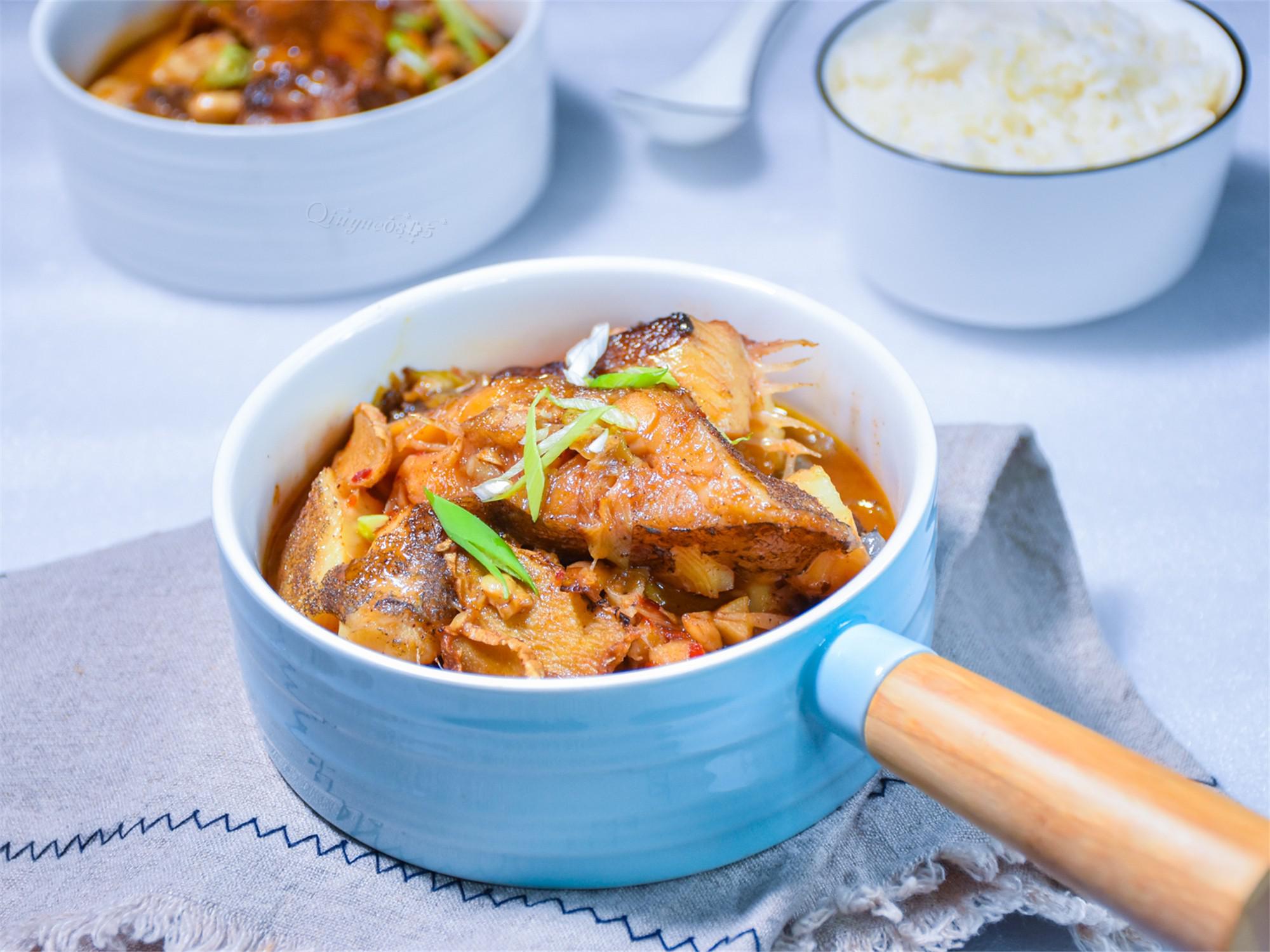 燉魚塊兒的做法-咸鮮味燉菜譜