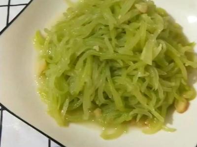 蒜香萵筍絲的作法-家常味炒菜譜