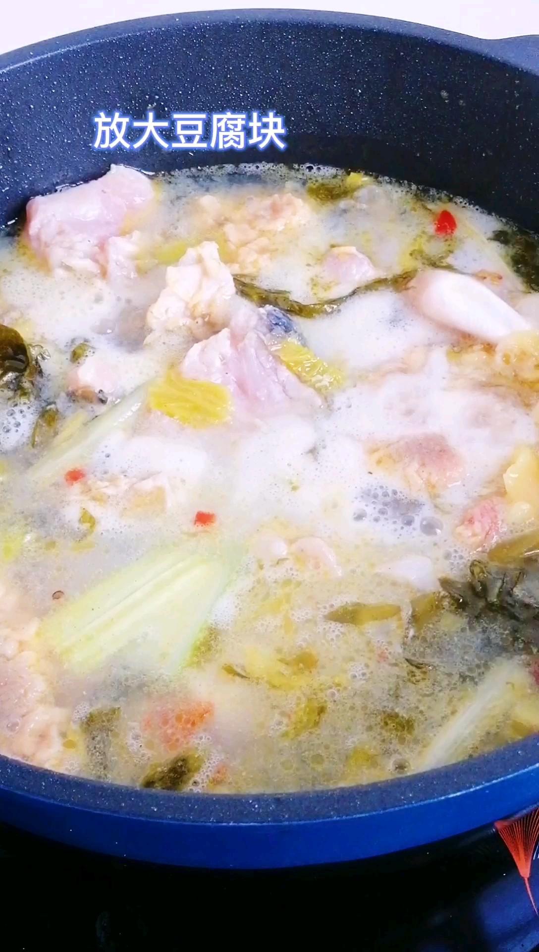 酸菜魚燉豆腐的做法-咸鮮味煮菜譜