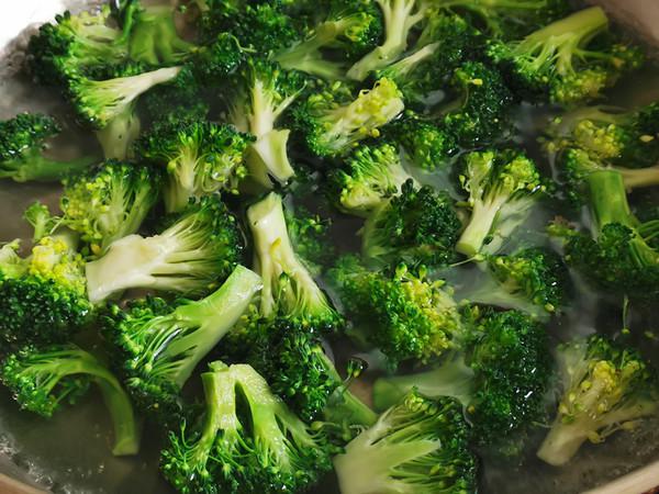 蒜香西蘭花的做法-家常味炒菜譜