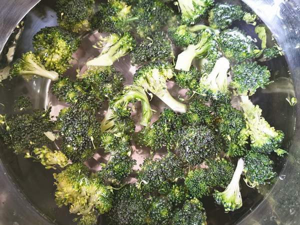 蒜香西蘭花的做法-家常味炒菜譜