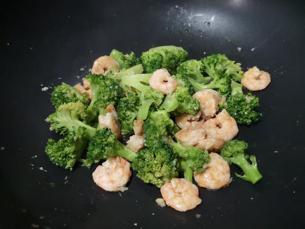 西蘭花蝦仁的做法-家常味炒菜譜
