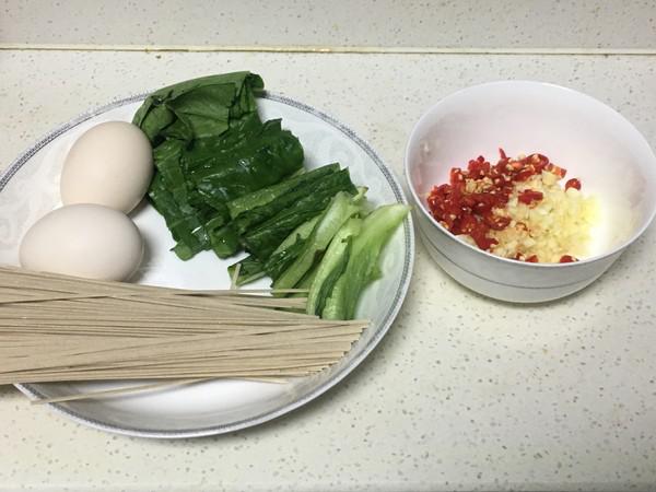 荷包蛋燜面的做法-家常味煮菜譜