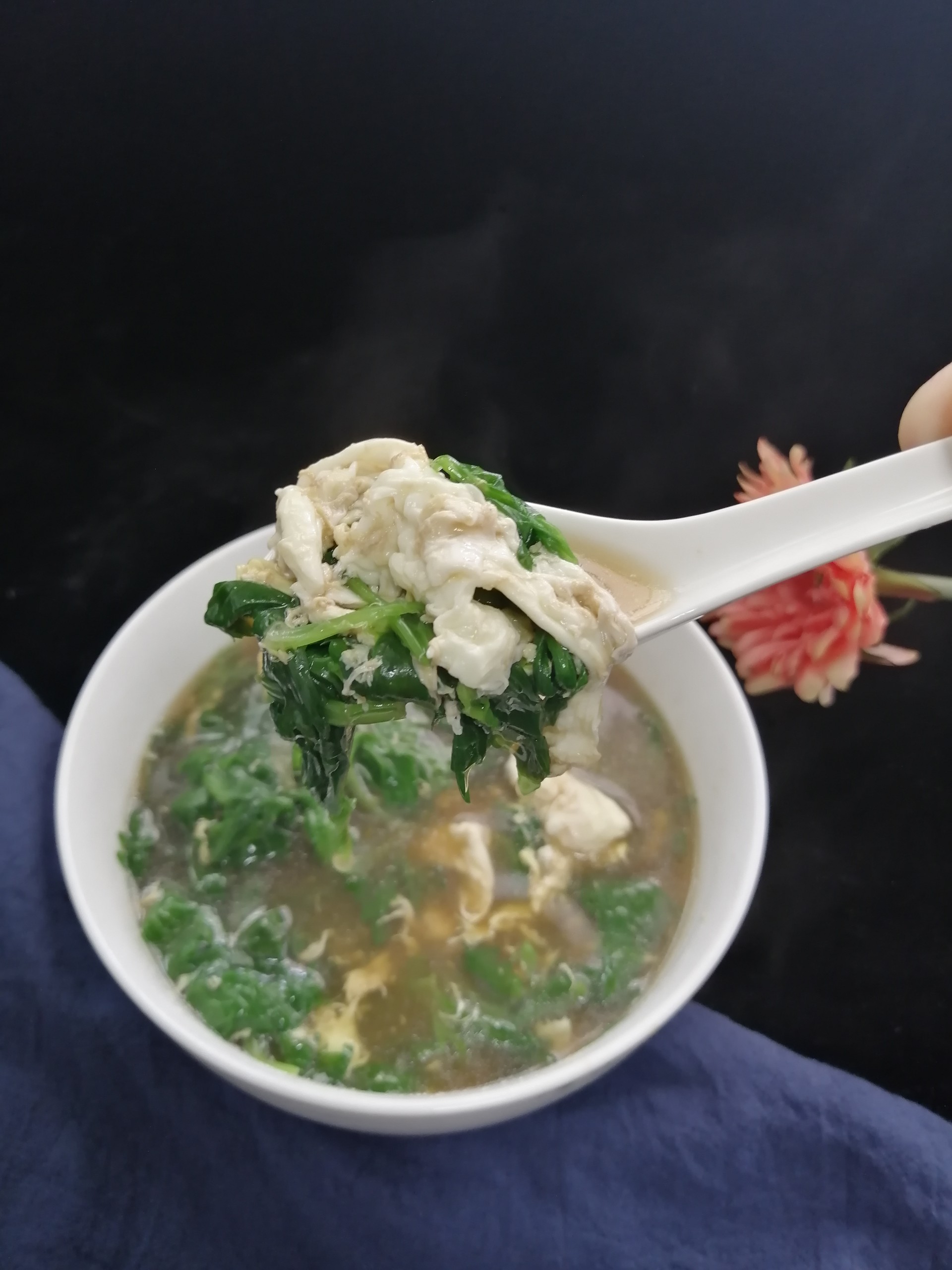 芹菜葉不要丟棄加它變身美味湯的做法-家常味煮菜譜