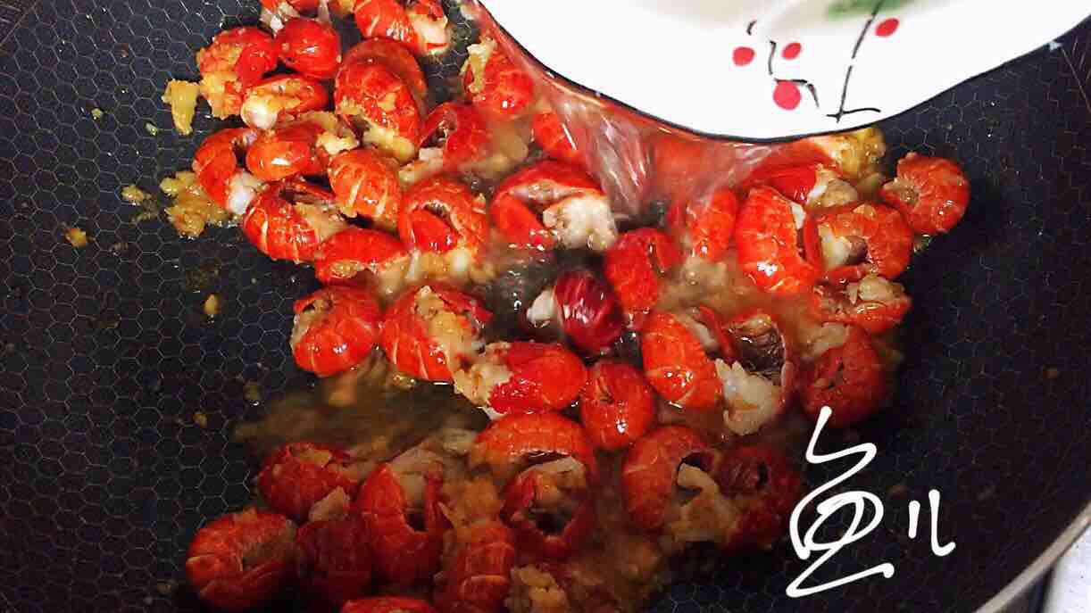 蒜香小龍蝦的做法-咸鮮味煮菜譜