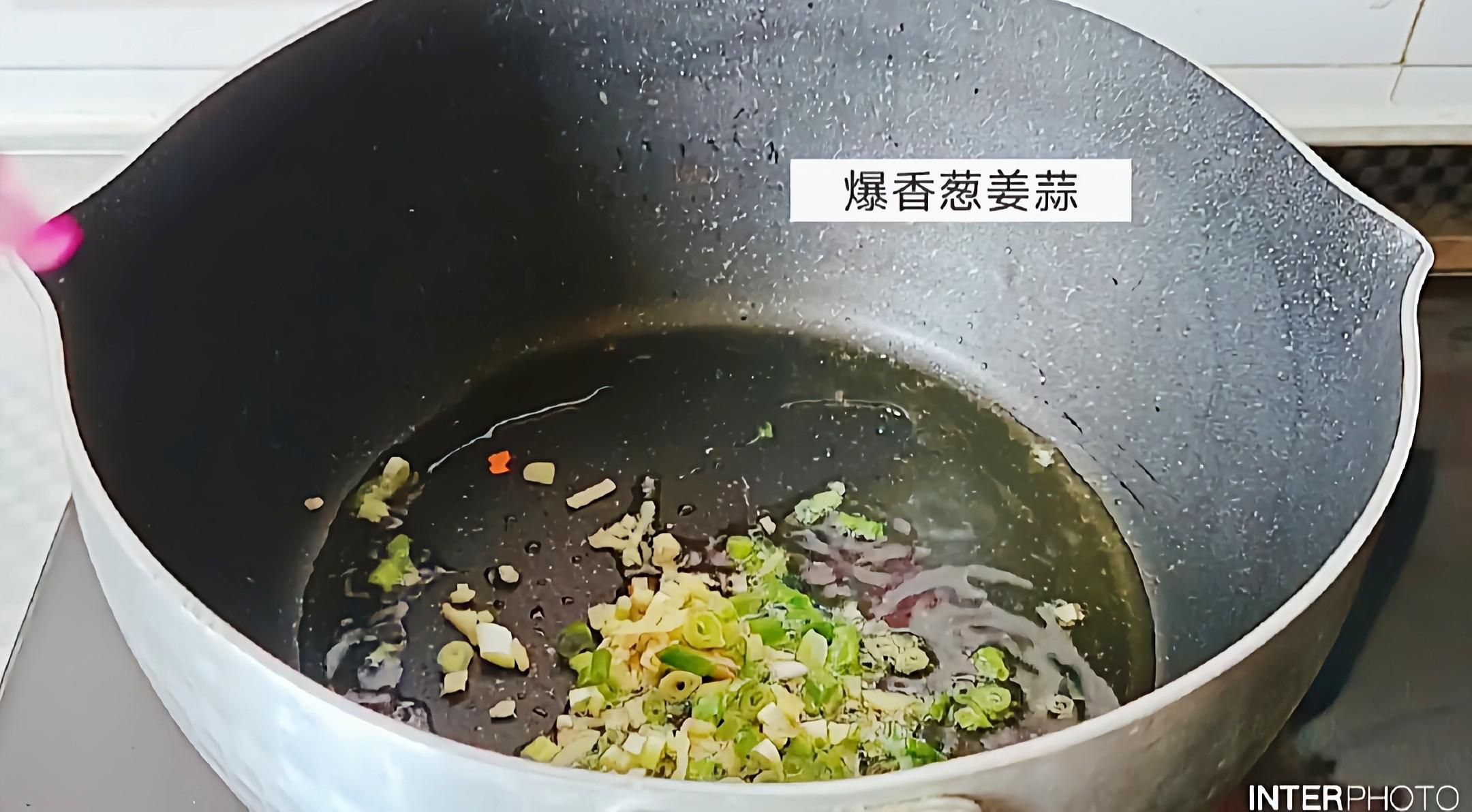 秋冬補(bǔ)虛健體…油燜茭白的做法-咸鮮味燜菜譜