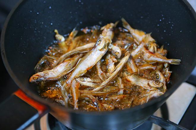 香辣毛豆米炒小魚(yú)干的做法-家常味炒菜譜