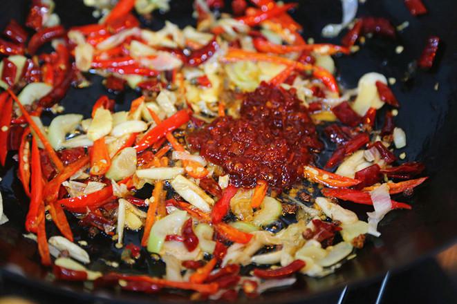 香辣毛豆米炒小魚(yú)干的做法-家常味炒菜譜