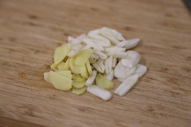 香辣毛豆米炒小魚(yú)干的做法-家常味炒菜譜