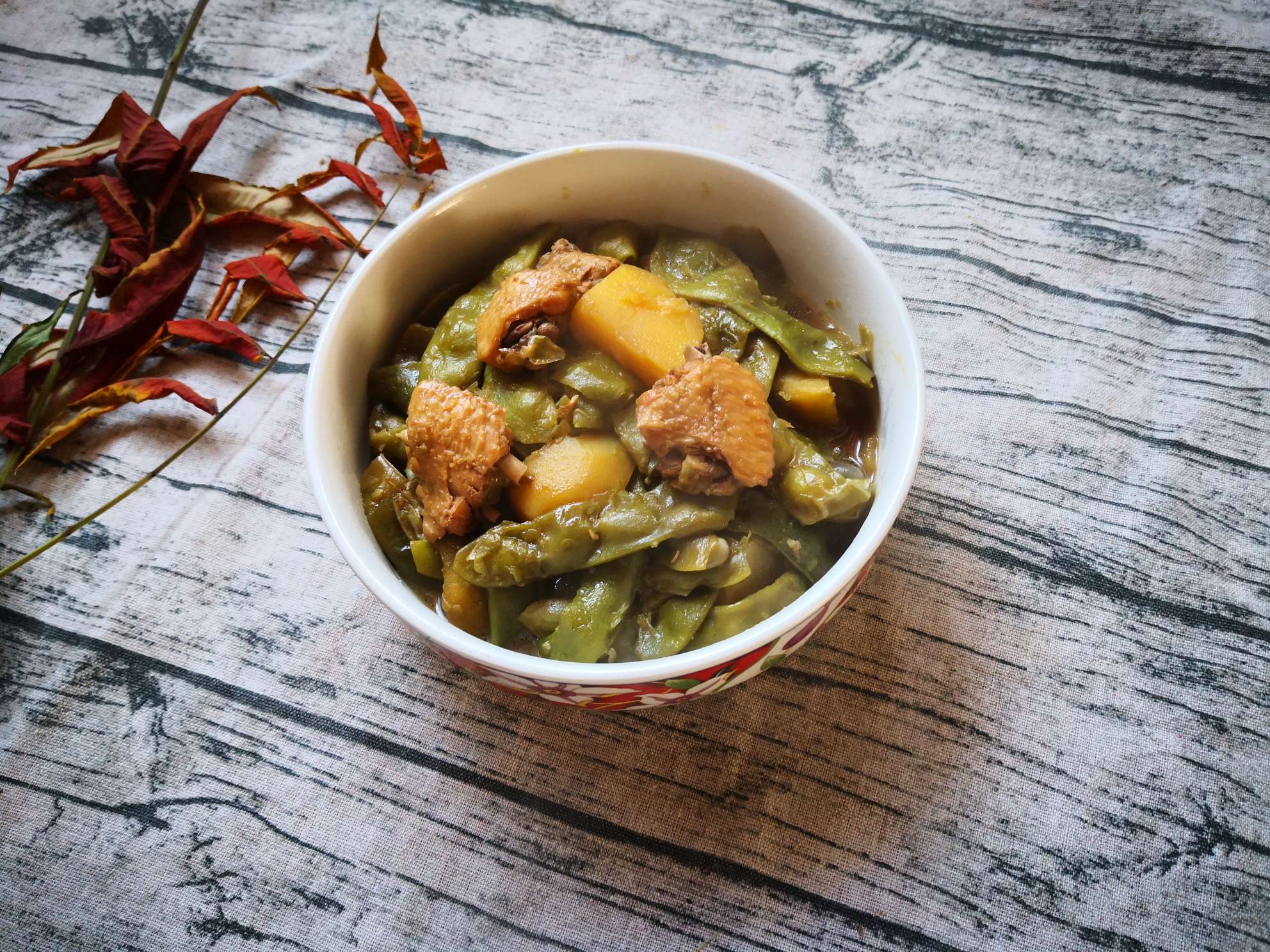 雞翅燉花豆角的做法-家常味燉菜譜