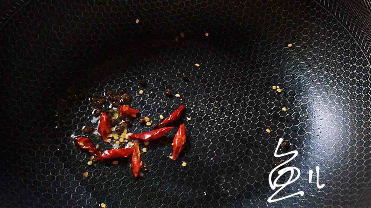 麻辣牛肚的做法-麻辣味炒菜譜