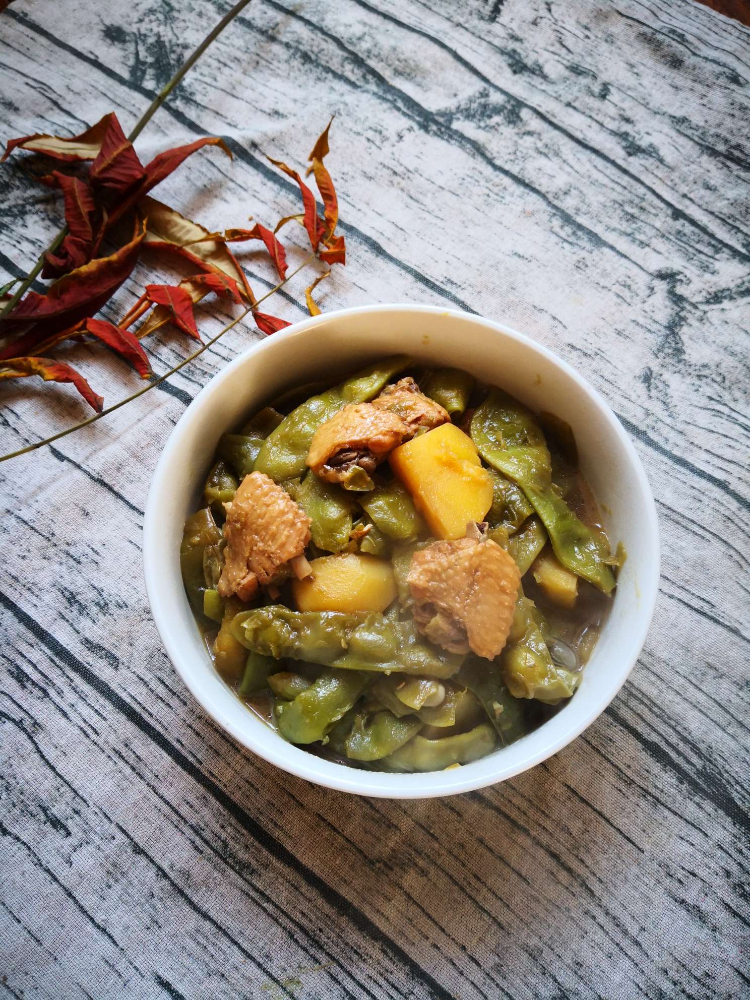 雞翅燉花豆角的做法-家常味燉菜譜