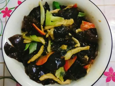 木耳炒肉的做法-家常味炒菜譜