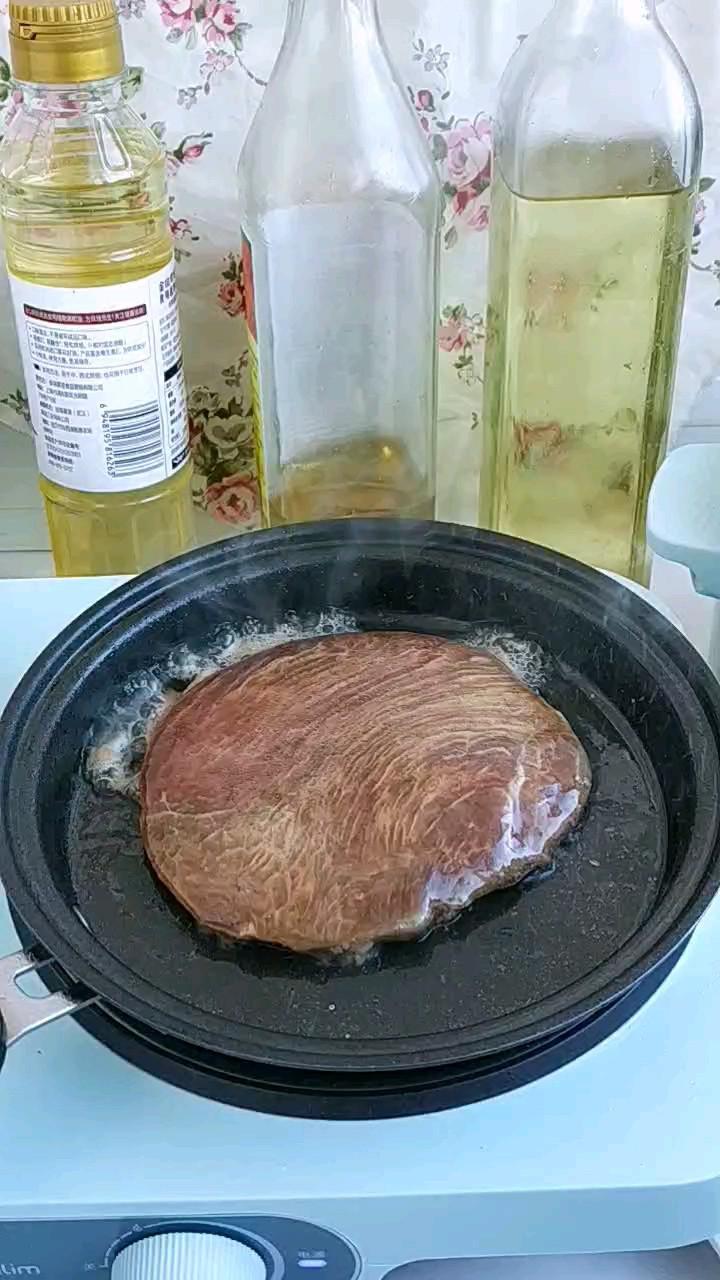 快手好吃的牛排，來了！的做法-家常味煎菜譜