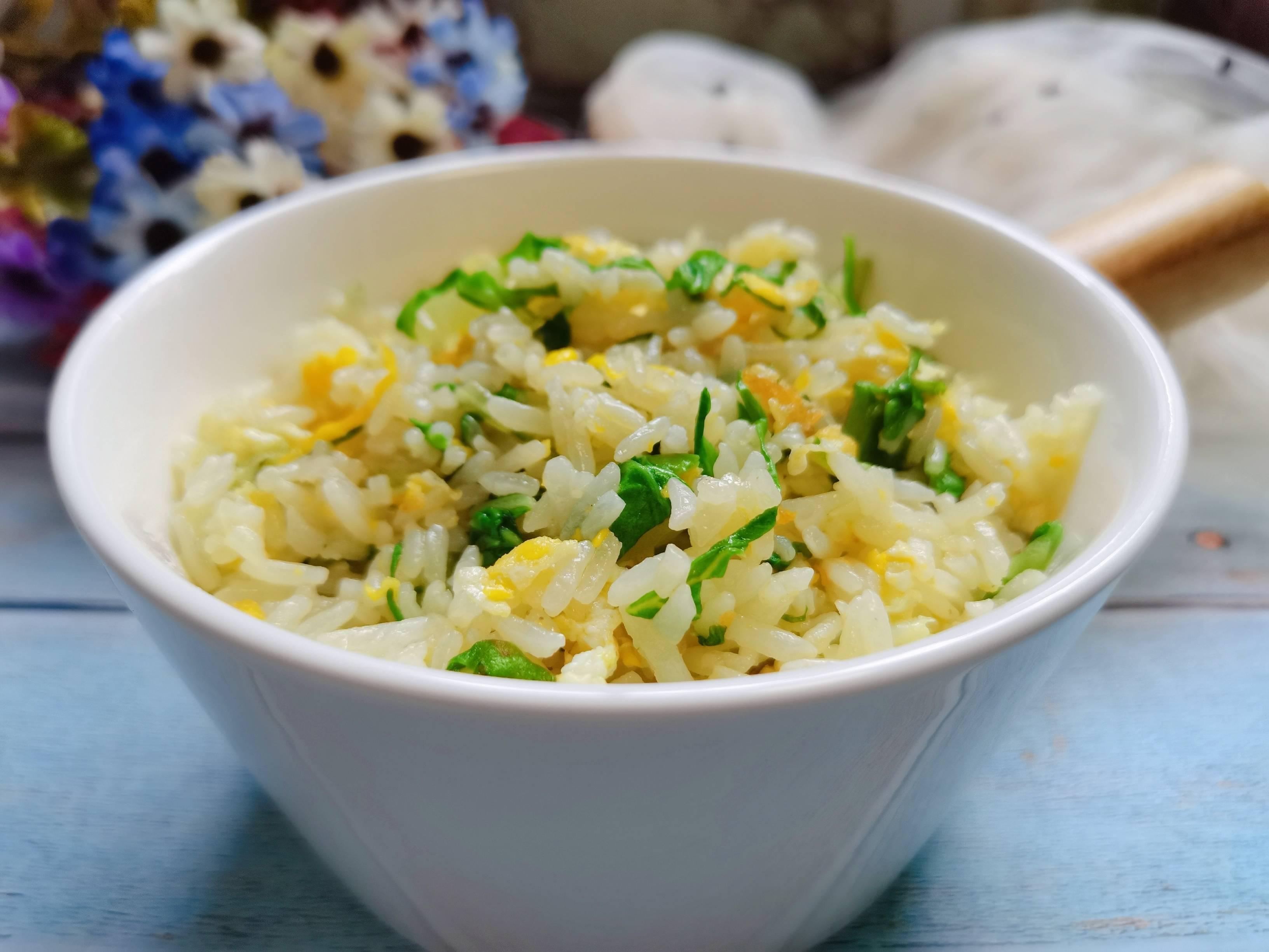 小白菜蛋炒飯的做法-家常味炒菜譜
