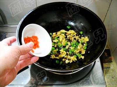 醬香饅頭炒雞蛋的做法-家常味炒菜譜