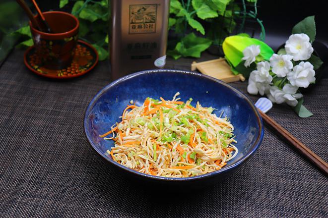 亞麻籽油涼拌雞絲的做法-魚香味拌菜譜