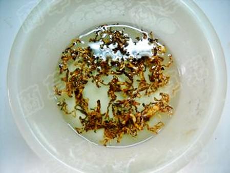 苦瓜干炒臘腸的做法-家常味炒菜譜