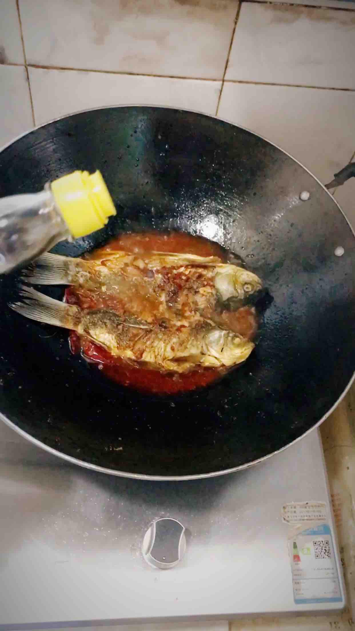 麻辣鯽魚的做法-麻辣味燒菜譜
