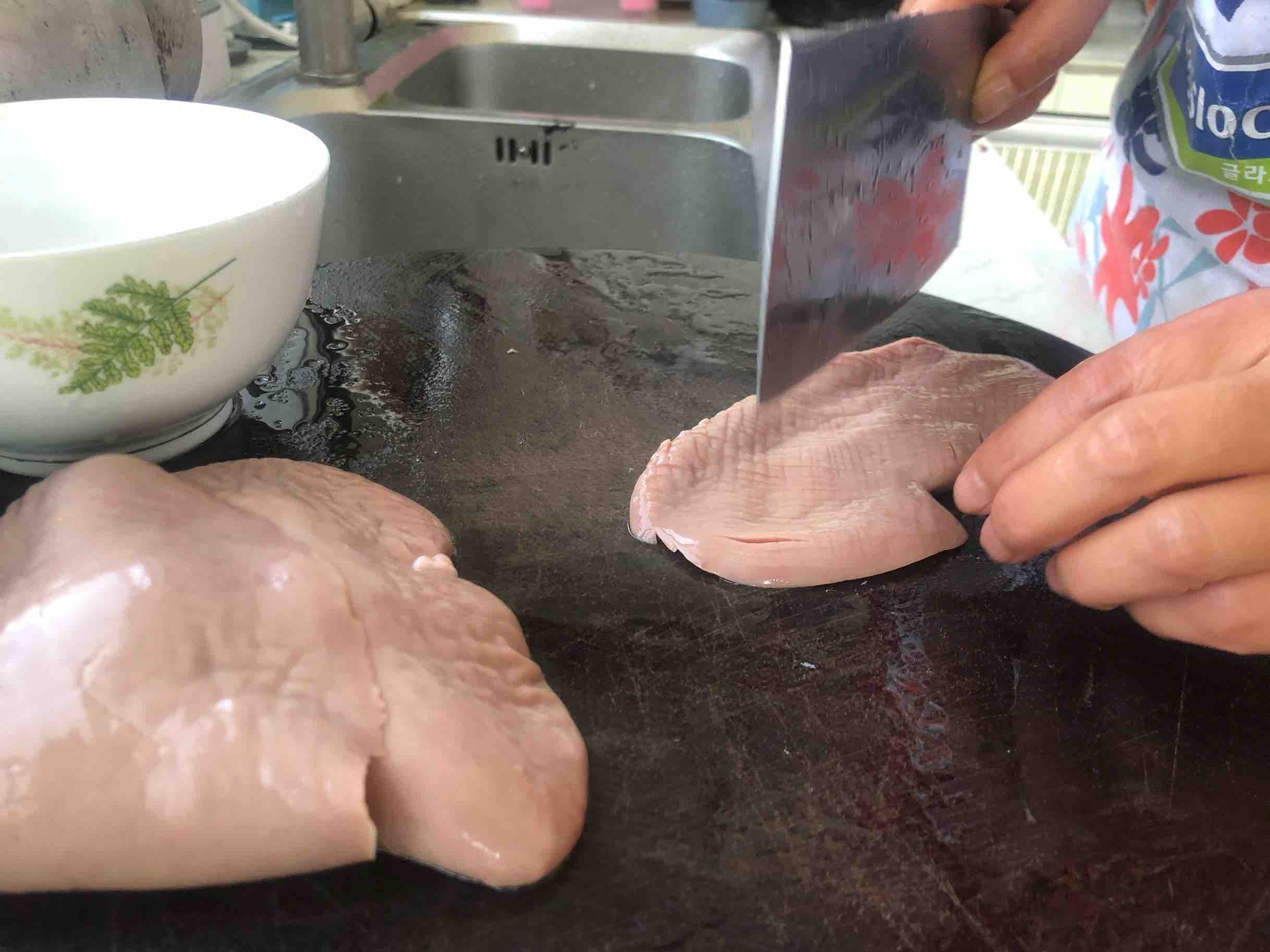 爆炒豬腰花的做法-麻辣味炒菜譜-易網(wǎng)<a href=http://www.xllyou.com/ target=_blank class=infotextkey>健康養(yǎng)生</a>網(wǎng) 爆炒豬腰花的做法-麻辣味炒菜譜